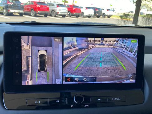 Used 2025 Nissan Rogue Platinum w/ Platinum Premium Package image 36