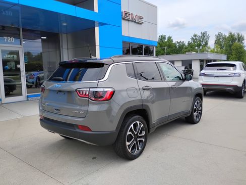 Used 2023 Jeep Compass Limited AWD/4WD image 7