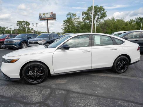 Used 2025 Honda Accord SE image 3