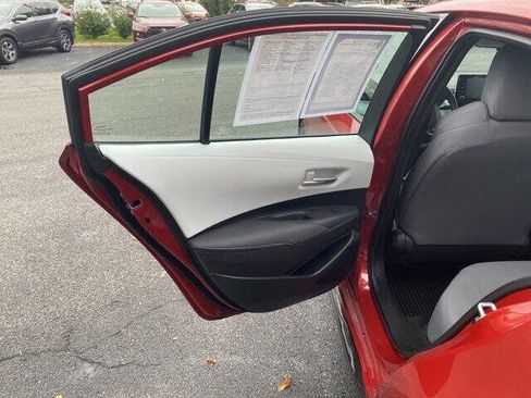 Used 2021 Toyota Corolla SE image 11