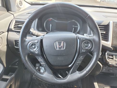 Used 2018 Honda Pilot Touring image 37