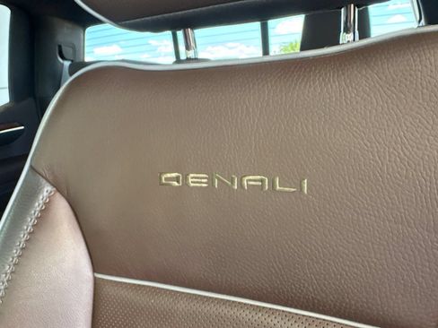 Used 2022 GMC Sierra 1500 Denali AWD/4WD image 18