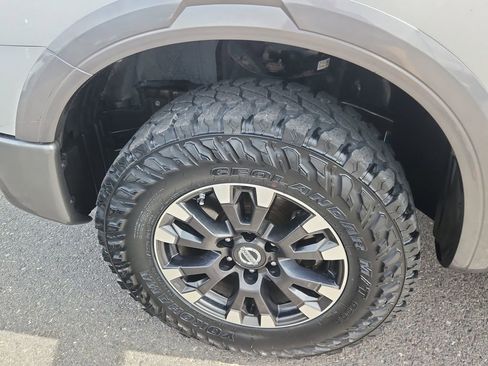 Used 2019 Nissan Titan PRO-4X AWD/4WD image 19