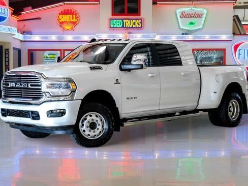 Used 2024 RAM 3500 Laramie w/ Towing Technology Group image 2
