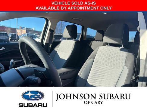 Used 2017 Ford Escape SE image 6