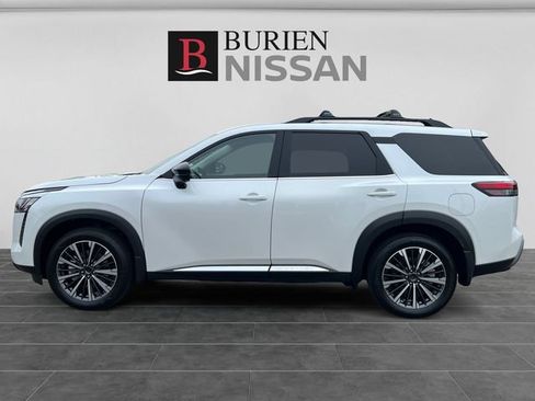 New 2026 Nissan Pathfinder Platinum w/ Cargo Package AWD/4WD image 2