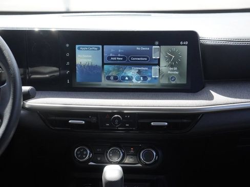 Used 2025 Nissan Kicks SV w/ Charging Package FWD image 19