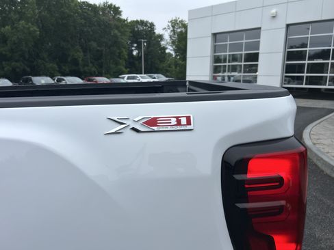 New 2026 GMC Sierra 2500 SLT w/ SLT Premium Package AWD/4WD image 9