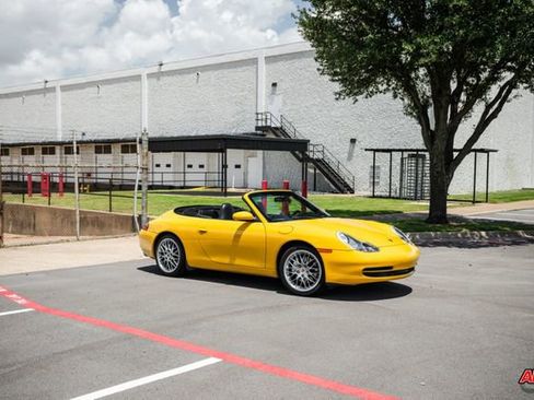 Used 2000 Porsche 911 Carrera 4 image 19