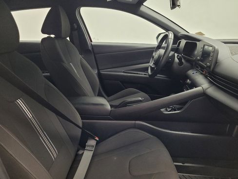 Used 2025 Hyundai Elantra Sport FWD image 21