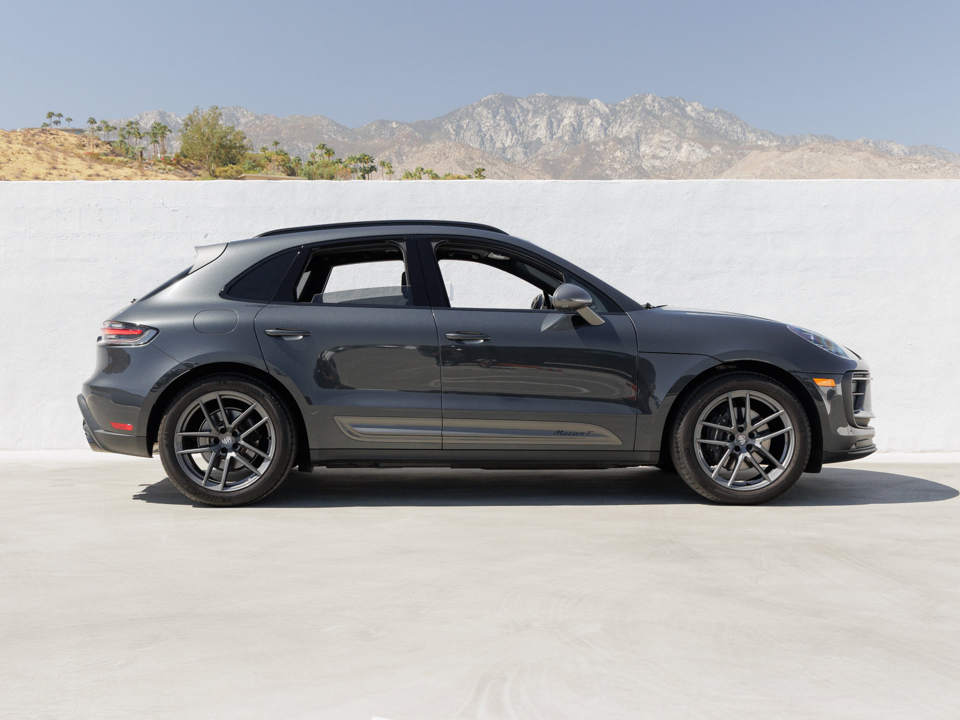 Certified 2026 Porsche Macan Turbo AWD/4WD image 8