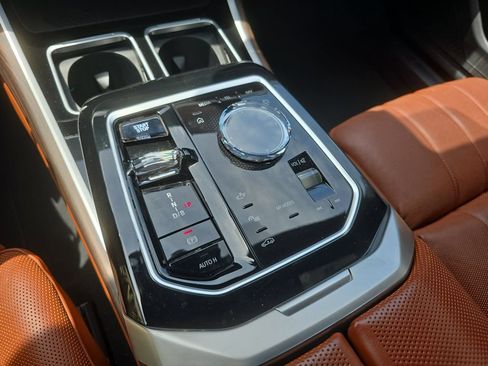 Certified 2023 BMW i7 xDrive60 AWD/4WD image 15