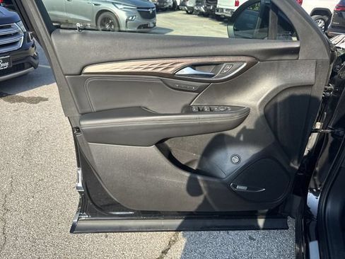 Used 2023 Buick Envision Avenir FWD image 23