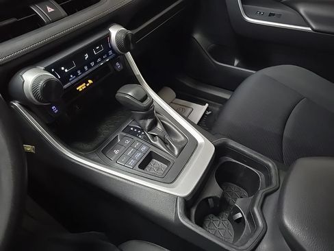 Used 2019 Toyota RAV4 LE w/ All Weather Liner Package AWD/4WD image 29