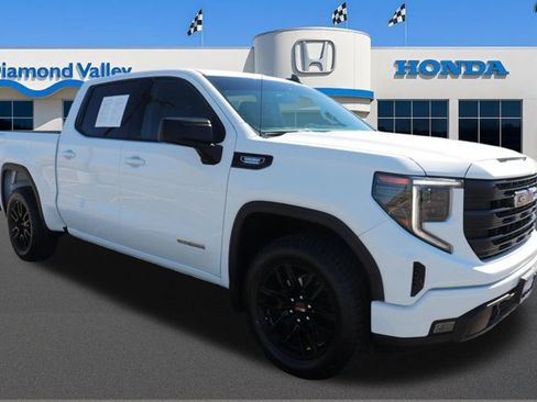 Used 2023 GMC Sierra 1500 Elevation AWD/4WD image 1