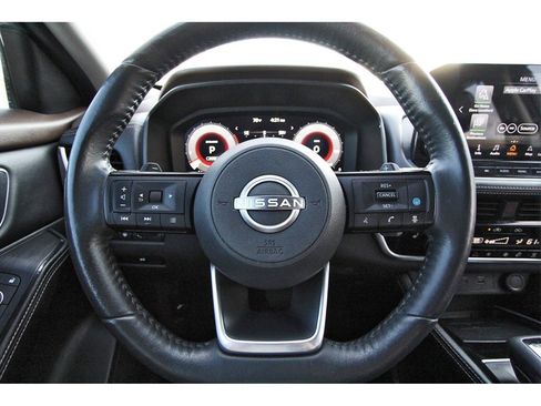 Used 2022 Nissan Rogue Platinum w/ Head-Up Display Package image 14