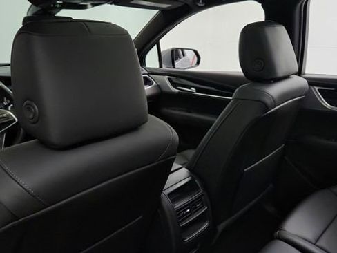 Certified 2024 Cadillac XT5 Premium Luxury FWD image 19