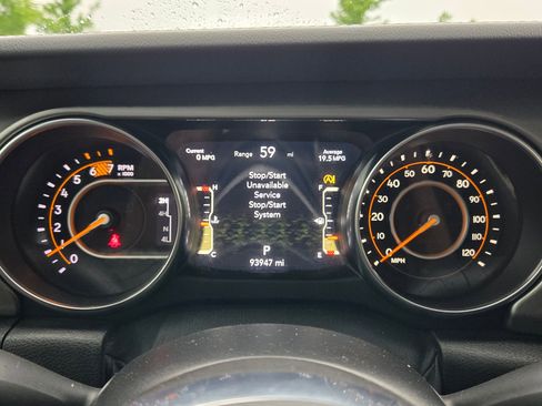 Used 2021 Jeep Wrangler Unlimited Sahara AWD/4WD image 27