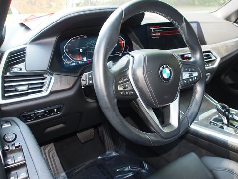 Used 2022 BMW X5 sDrive40i w/ Premium Package RWD image 18