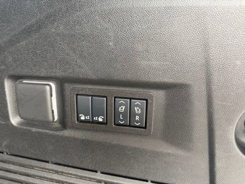 Certified 2025 GMC Yukon Denali AWD/4WD image 10