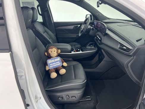 Used 2025 Buick Enclave Sport Touring image 24