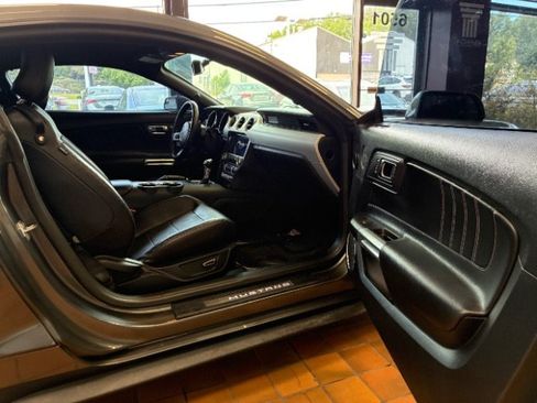 Used 2016 Ford Mustang Premium RWD image 30