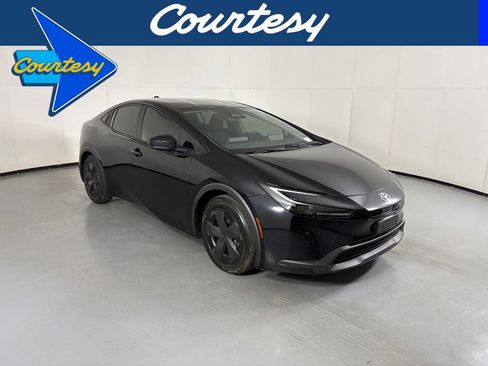 Used 2023 Toyota Prius LE FWD image 1