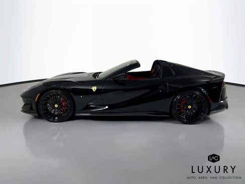 Used 2021 Ferrari 812 GTS RWD image 9