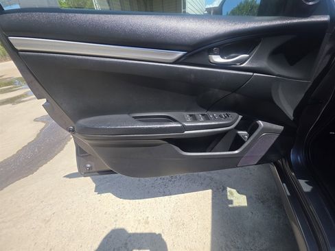 Used 2019 Honda Civic Sport image 8