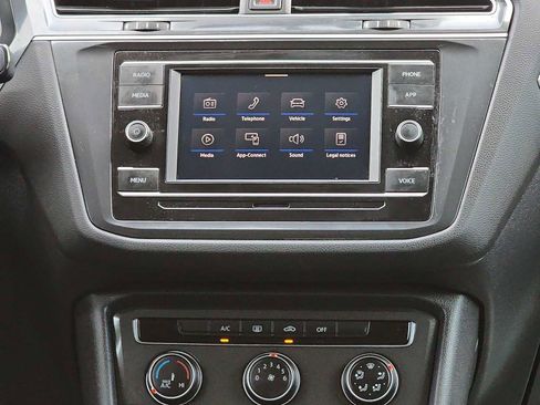 Used 2021 Volkswagen Tiguan S image 20