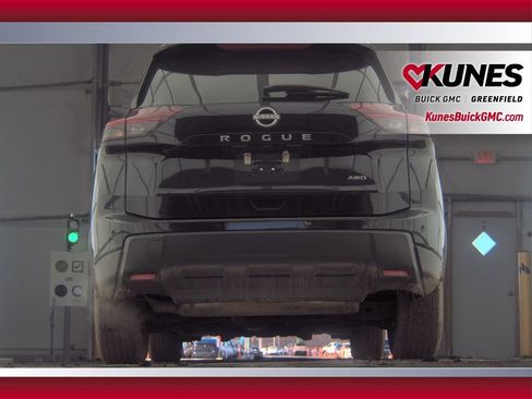 Used 2024 Nissan Rogue S image 29
