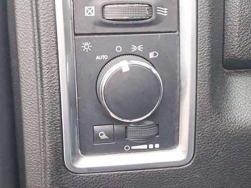 Used 2024 RAM 1500 Classic SLT image 29