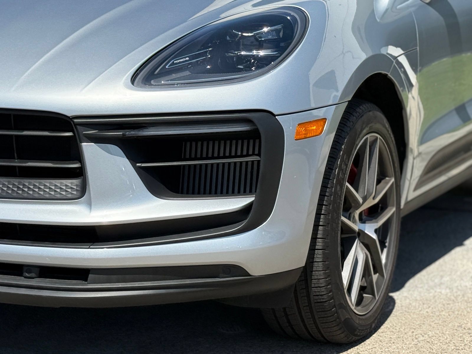 Used 2023 Porsche Macan S AWD/4WD image 3