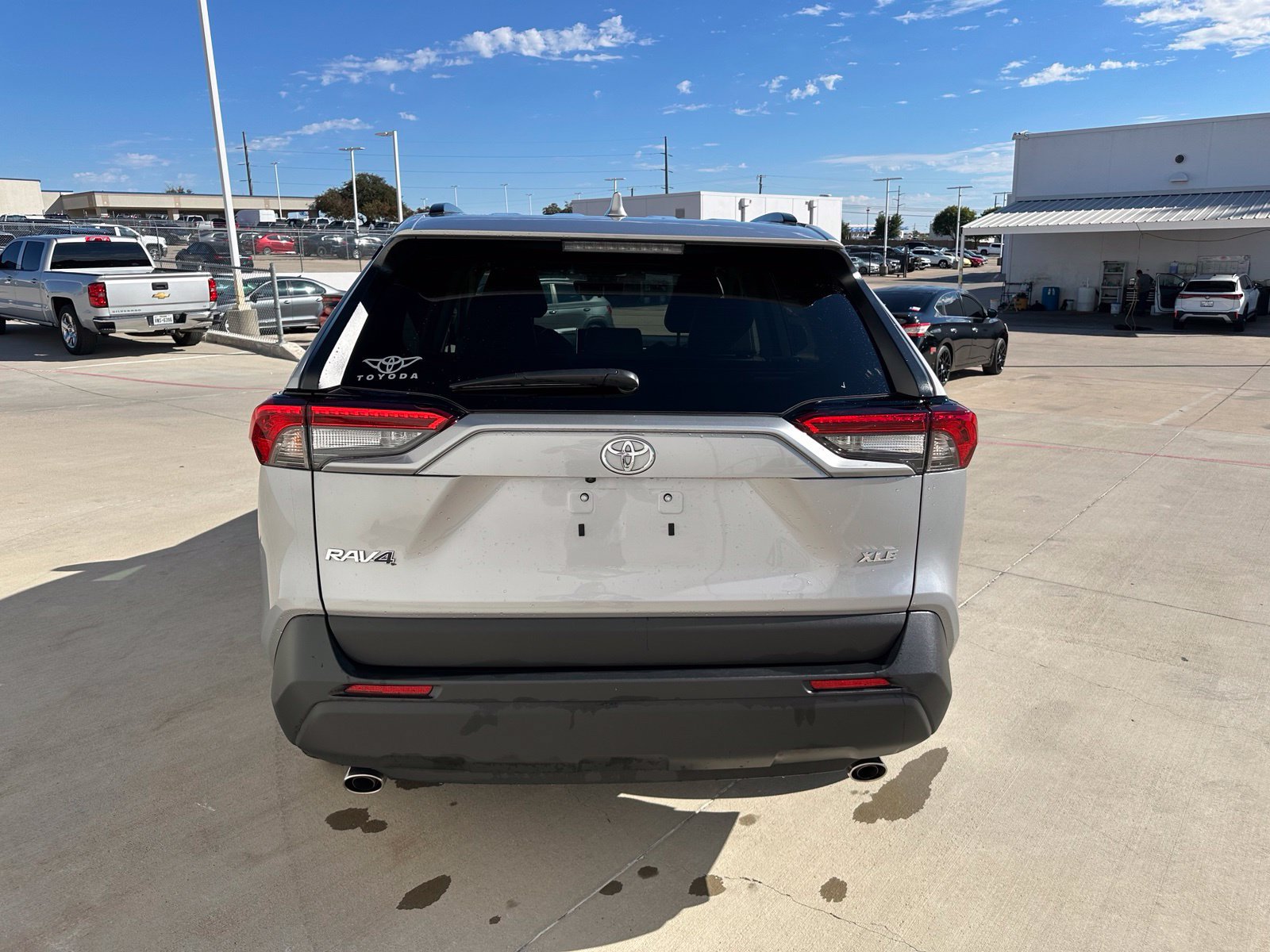 Used 2025 Toyota RAV4 XLE Premium FWD image 6
