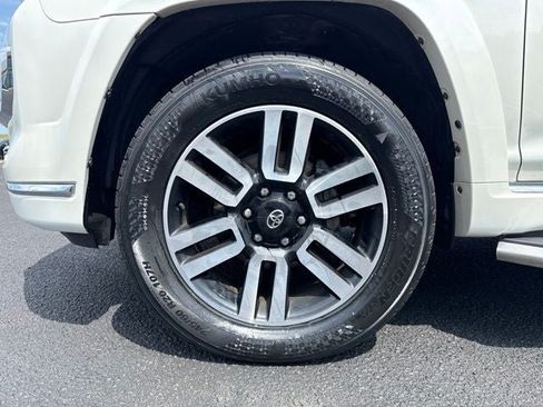 Used 2022 Toyota 4Runner Limited AWD/4WD image 6