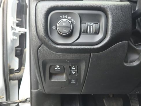 Used 2025 RAM 1500 Laramie AWD/4WD image 11