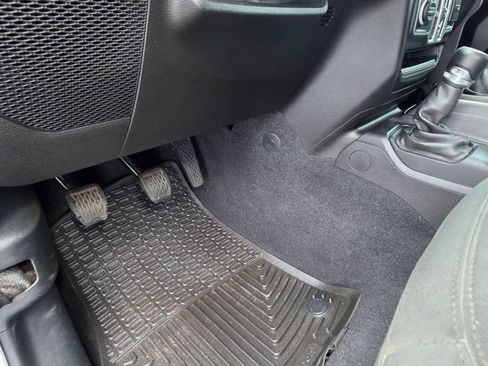 Used 2018 Jeep Wrangler Unlimited Sport w/ Technology Group AWD/4WD image 33