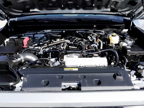 Certified 2025 Toyota Tacoma TRD Sport AWD/4WD image 16