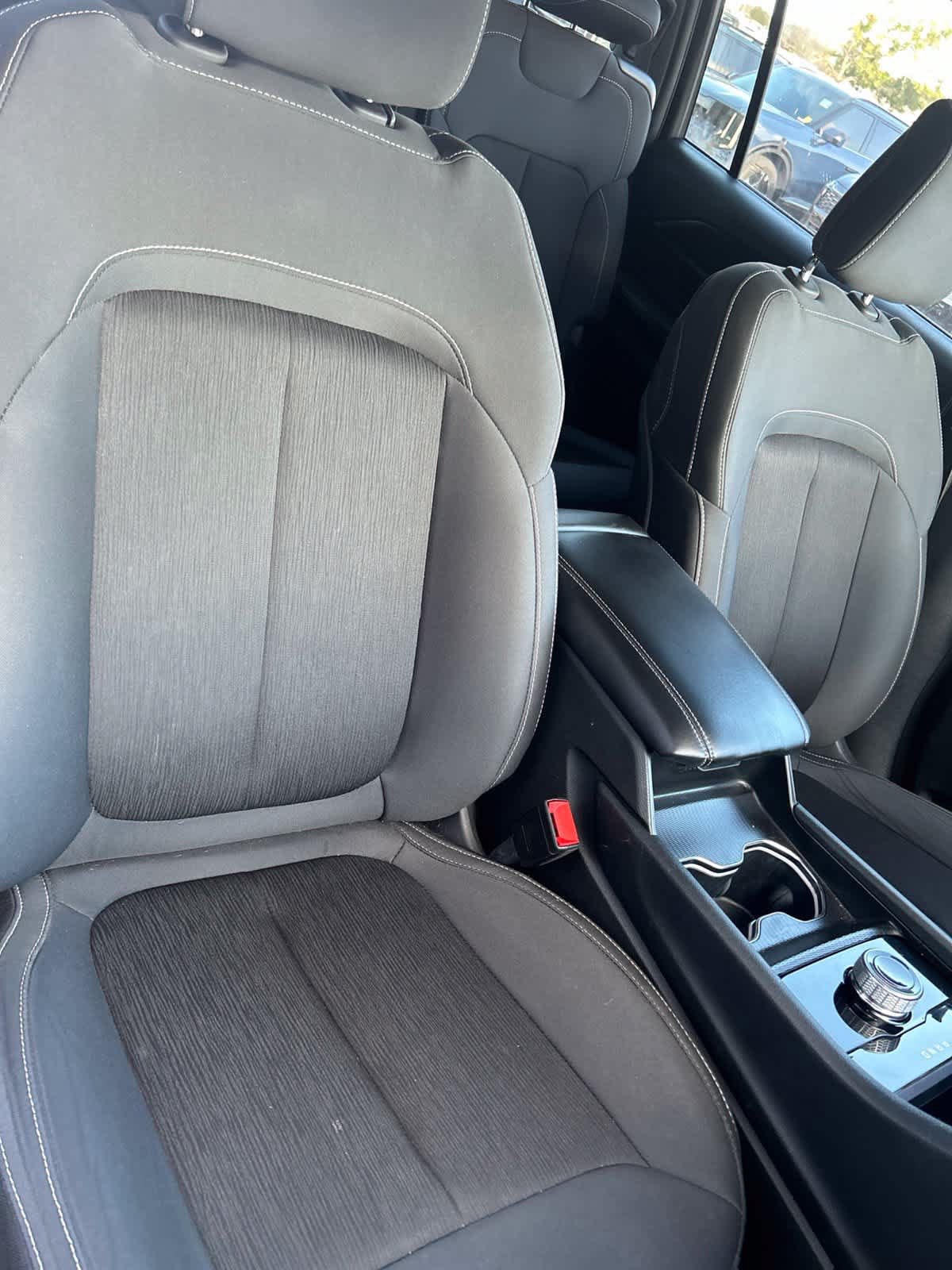 Used 2024 Jeep Grand Cherokee L Laredo RWD image 3