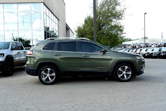 Used 2020 Jeep Cherokee Limited w/ Luxury Group FWD image 4
