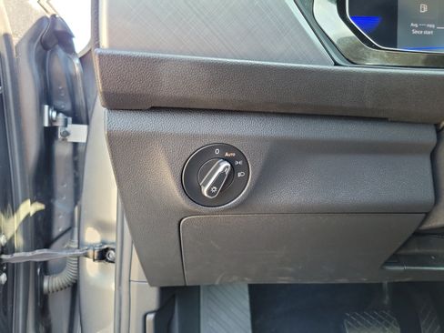 Used 2022 Volkswagen Jetta SE FWD image 11