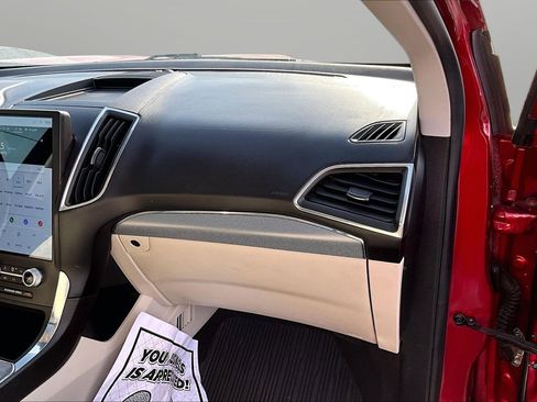 Used 2021 Ford Edge Titanium w/ Equipment Group 301A image 21