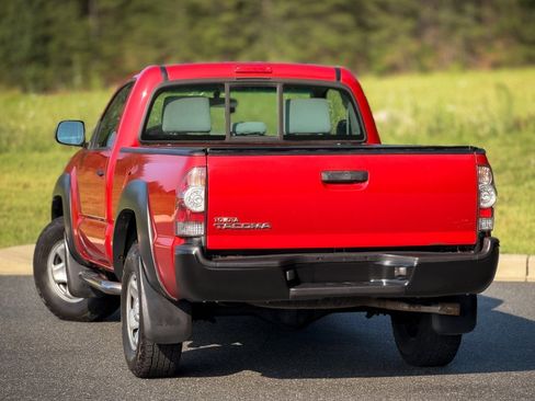 Used 2011 Toyota Tacoma 4x4 Regular Cab image 9
