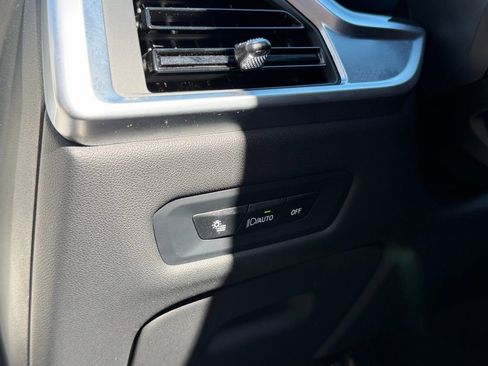 Used 2025 BMW X5 xDrive40i AWD/4WD image 28