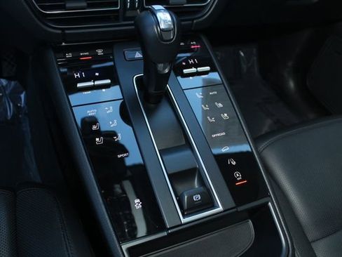 Used 2022 Porsche Macan image 17