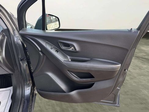 Used 2020 Chevrolet Trax LS w/ Tint and Cruise Package image 20