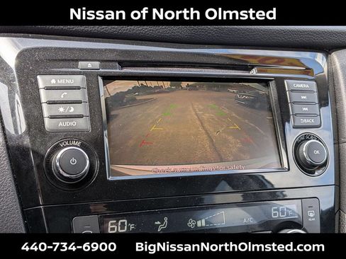 Used 2018 Nissan Rogue SV AWD/4WD image 16