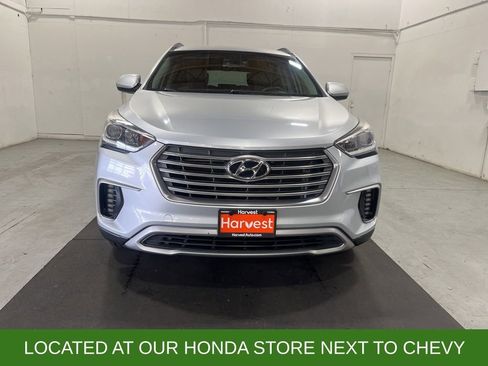 Used 2017 Hyundai Santa Fe SE image 2