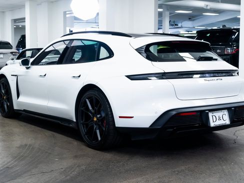 Used 2024 Porsche Taycan GTS image 4