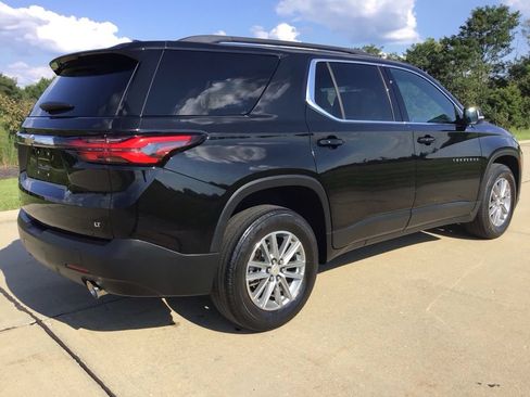 Used 2023 Chevrolet Traverse LT FWD image 5